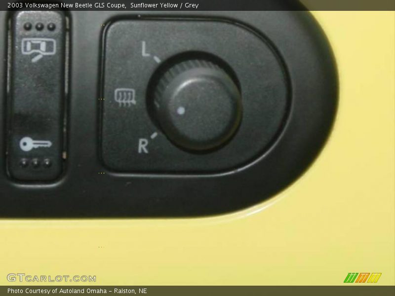 Sunflower Yellow / Grey 2003 Volkswagen New Beetle GLS Coupe