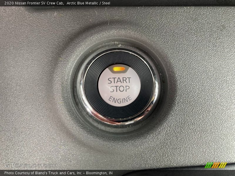 Arctic Blue Metallic / Steel 2020 Nissan Frontier SV Crew Cab