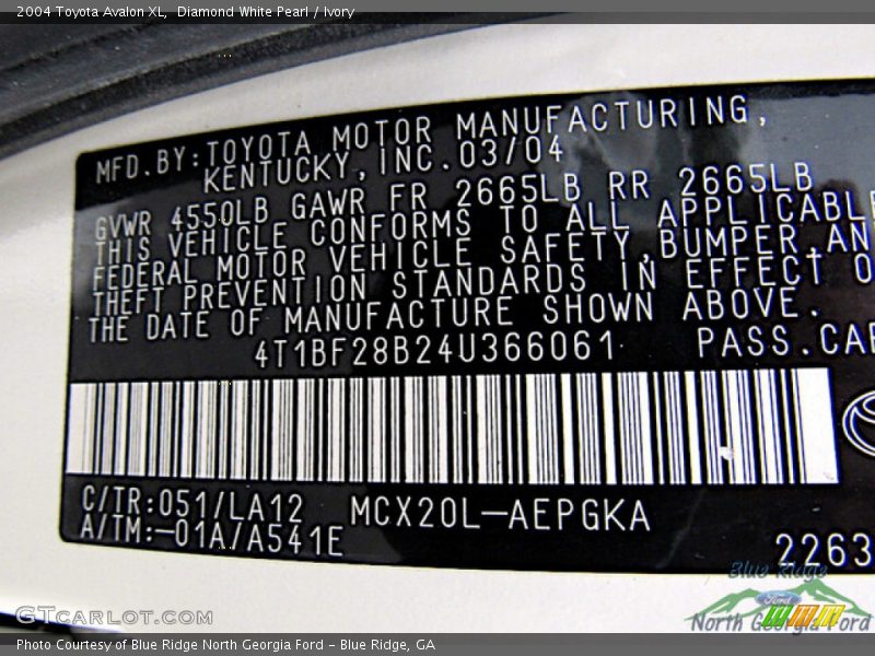 Diamond White Pearl / Ivory 2004 Toyota Avalon XL