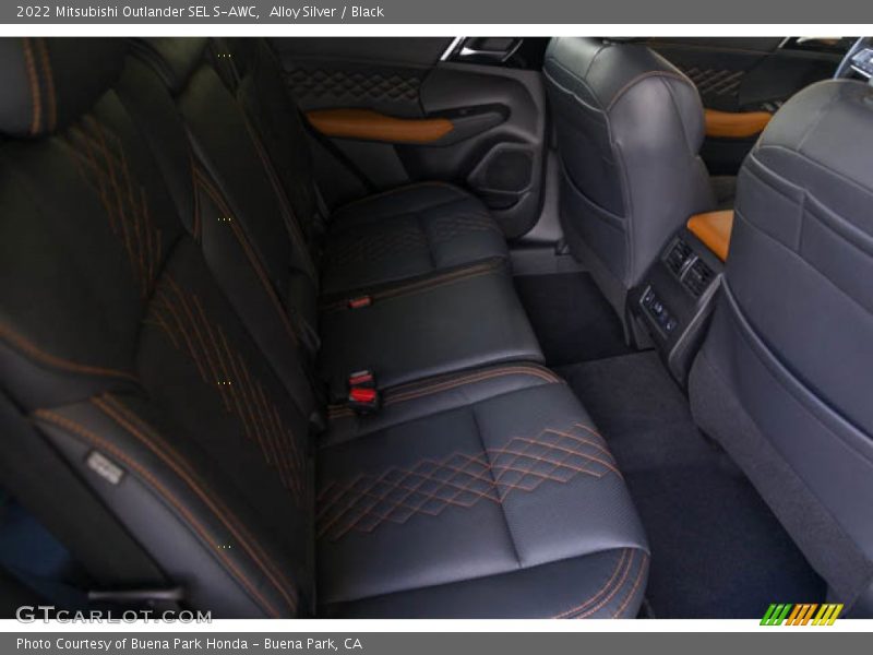 Alloy Silver / Black 2022 Mitsubishi Outlander SEL S-AWC