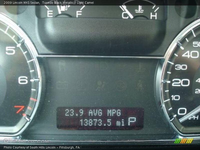 Tuxedo Black Metallic / Light Camel 2009 Lincoln MKS Sedan