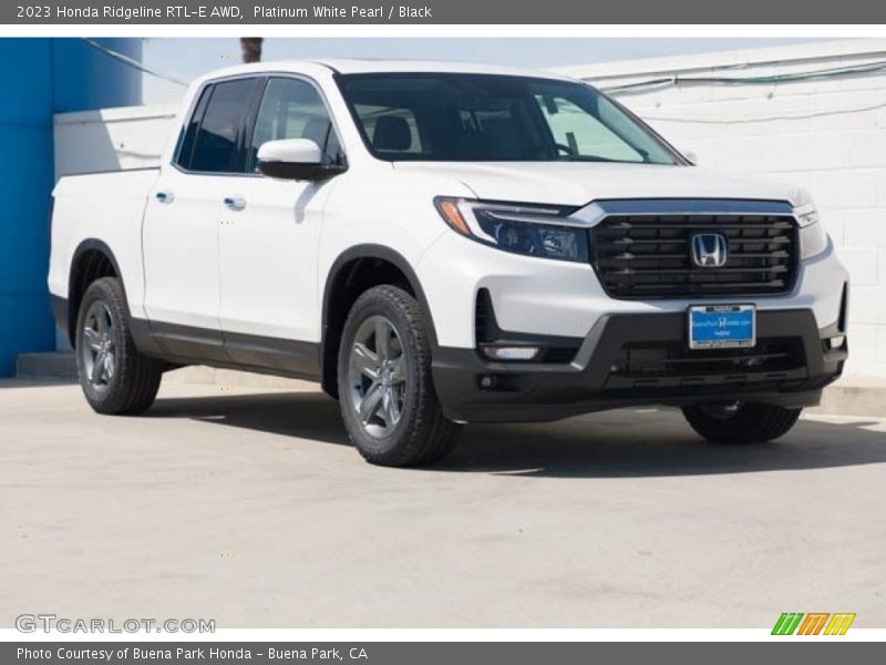 Front 3/4 View of 2023 Ridgeline RTL-E AWD