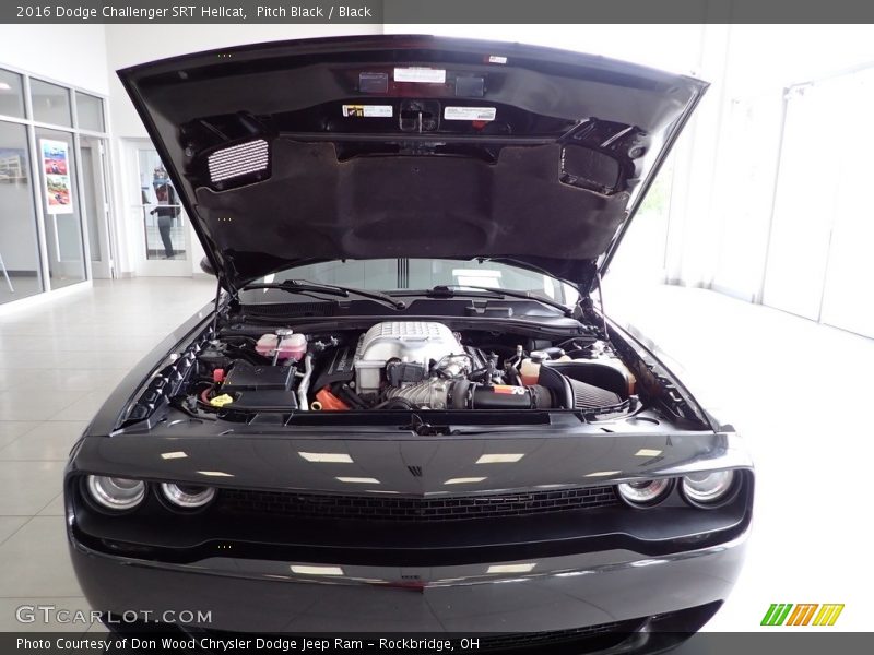 Pitch Black / Black 2016 Dodge Challenger SRT Hellcat