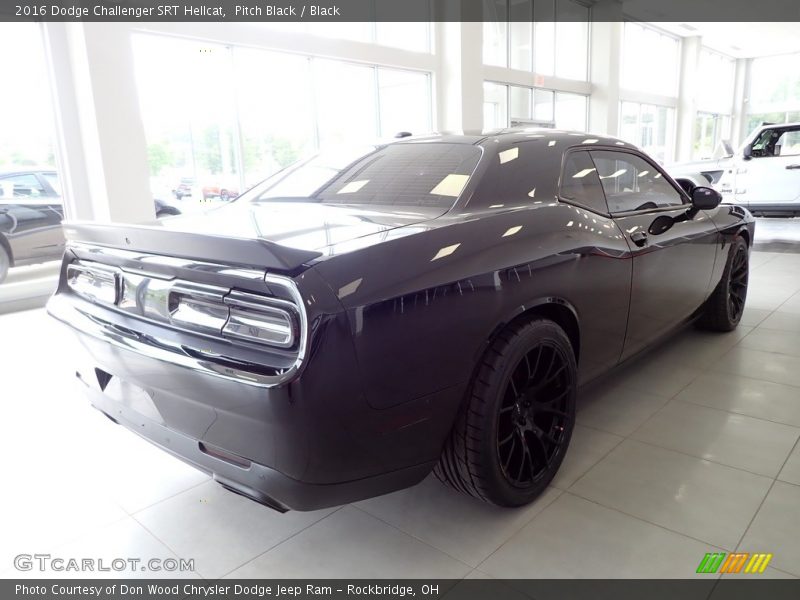 Pitch Black / Black 2016 Dodge Challenger SRT Hellcat