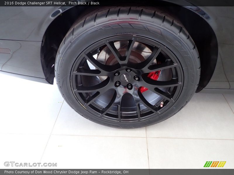 Pitch Black / Black 2016 Dodge Challenger SRT Hellcat