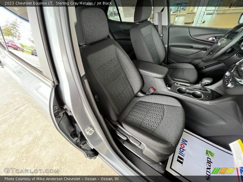 Sterling Gray Metallic / Jet Black 2023 Chevrolet Equinox LT