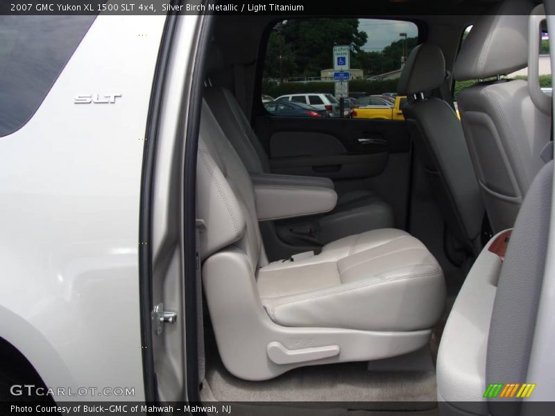 Silver Birch Metallic / Light Titanium 2007 GMC Yukon XL 1500 SLT 4x4