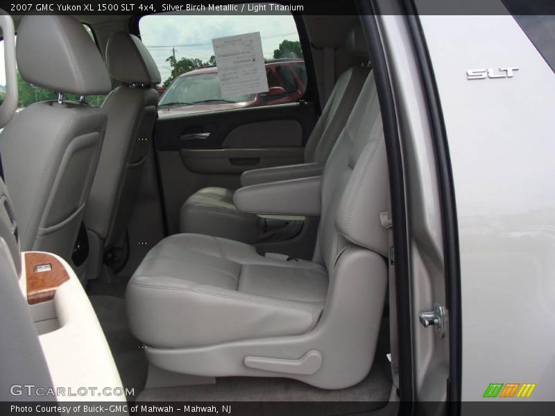 Silver Birch Metallic / Light Titanium 2007 GMC Yukon XL 1500 SLT 4x4