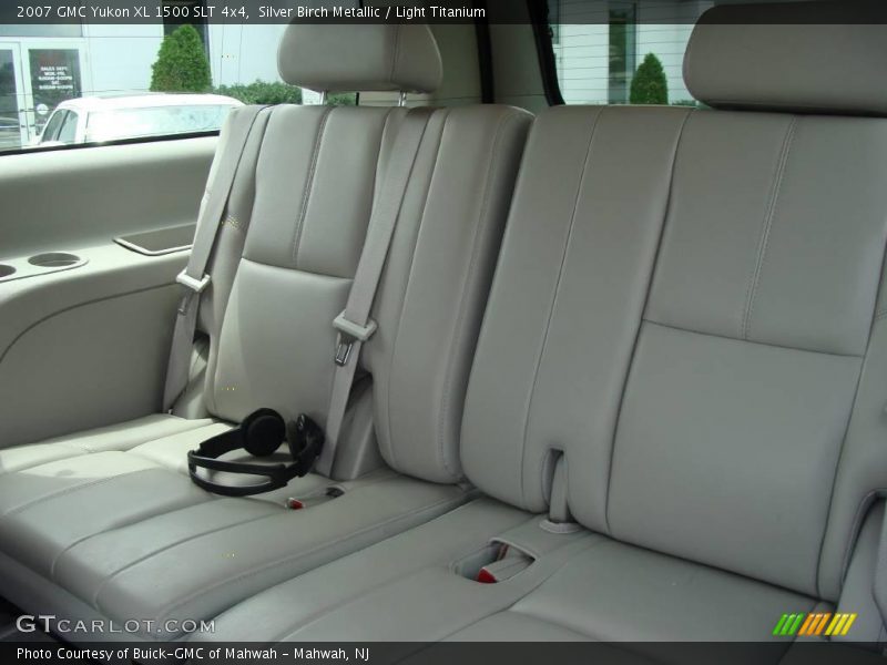 Silver Birch Metallic / Light Titanium 2007 GMC Yukon XL 1500 SLT 4x4