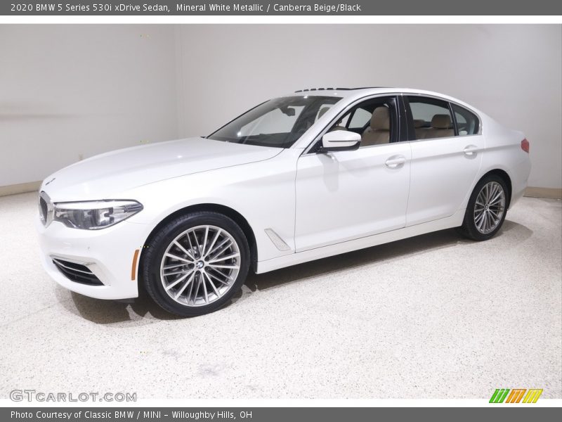 Mineral White Metallic / Canberra Beige/Black 2020 BMW 5 Series 530i xDrive Sedan