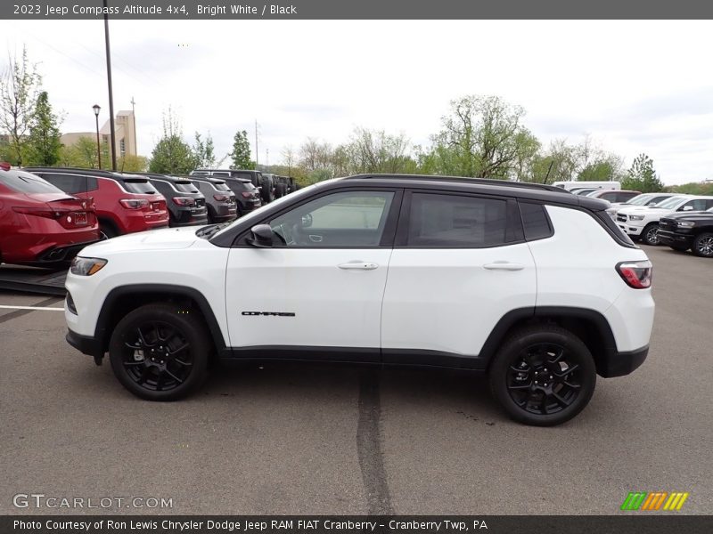 Bright White / Black 2023 Jeep Compass Altitude 4x4