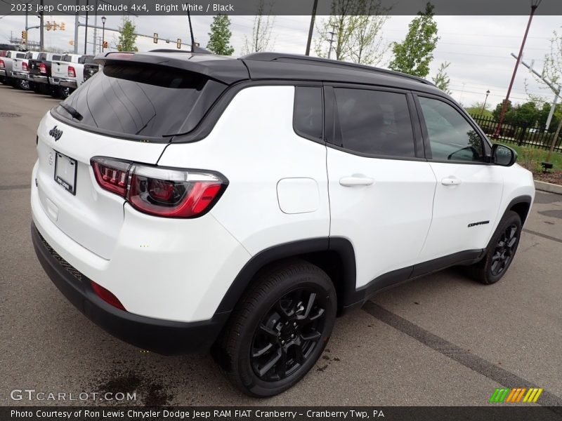 Bright White / Black 2023 Jeep Compass Altitude 4x4