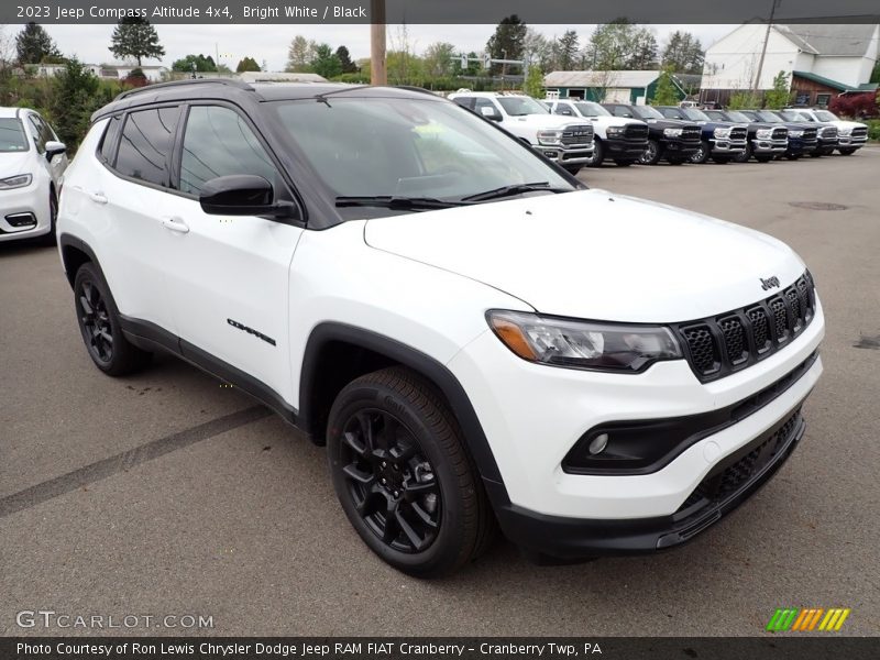 Bright White / Black 2023 Jeep Compass Altitude 4x4