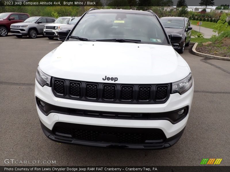 Bright White / Black 2023 Jeep Compass Altitude 4x4
