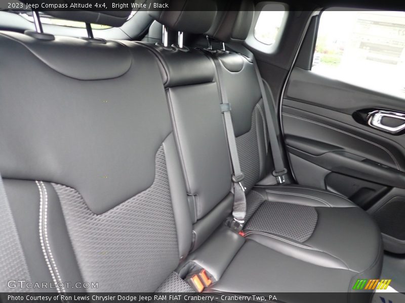 Bright White / Black 2023 Jeep Compass Altitude 4x4