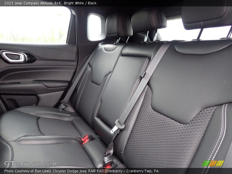 Bright White / Black 2023 Jeep Compass Altitude 4x4