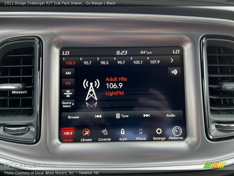 Controls of 2021 Challenger R/T Scat Pack Shaker