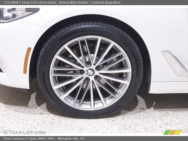 Mineral White Metallic / Canberra Beige/Black 2020 BMW 5 Series 530i xDrive Sedan