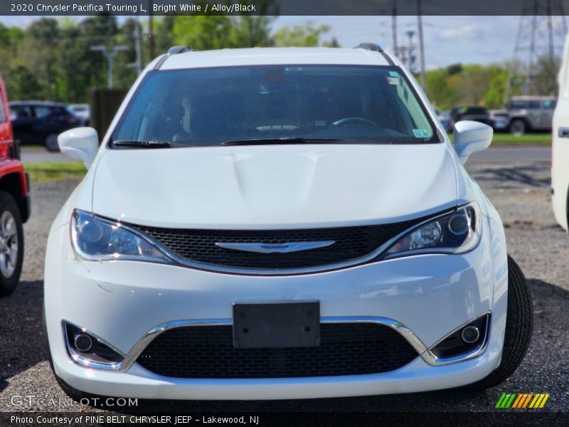 Bright White / Alloy/Black 2020 Chrysler Pacifica Touring L