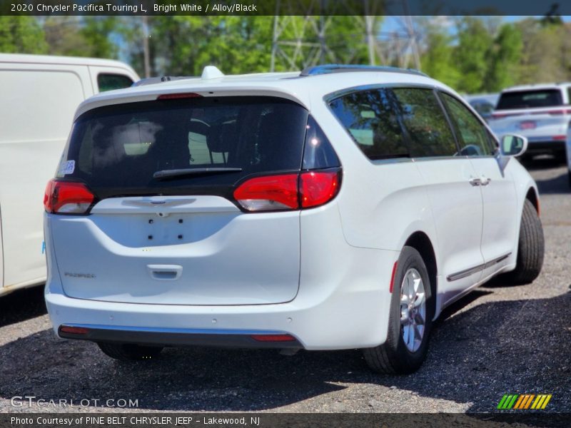 Bright White / Alloy/Black 2020 Chrysler Pacifica Touring L