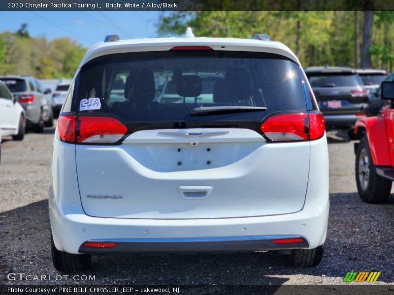 Bright White / Alloy/Black 2020 Chrysler Pacifica Touring L