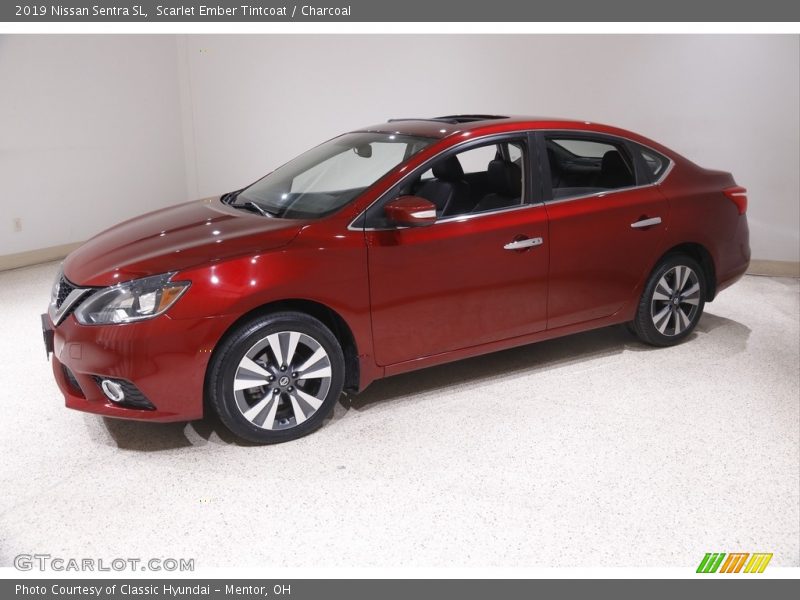Front 3/4 View of 2019 Sentra SL