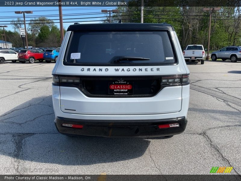 Bright White / Global Black 2023 Jeep Grand Wagoneer Series III 4x4