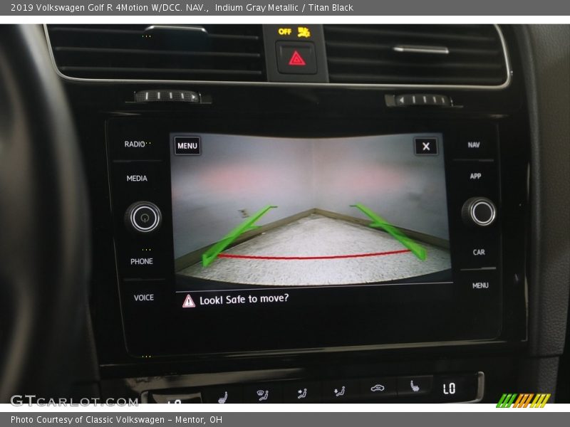 Controls of 2019 Golf R 4Motion W/DCC. NAV.