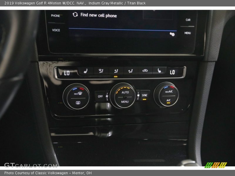 Controls of 2019 Golf R 4Motion W/DCC. NAV.