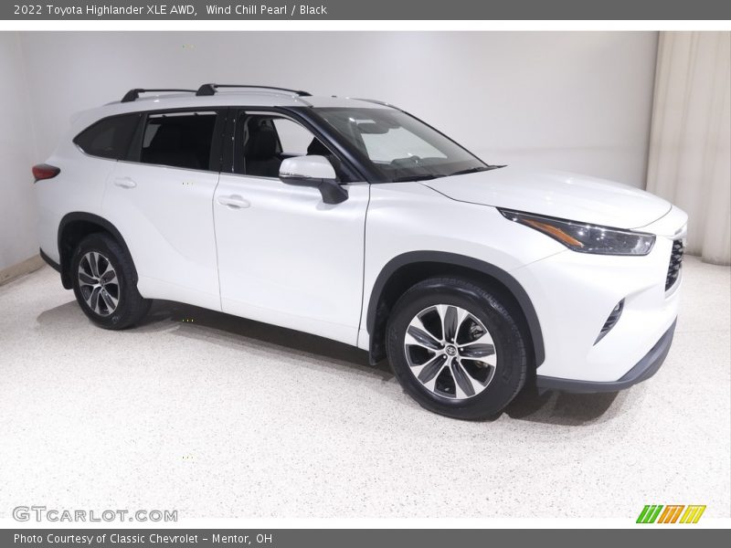 Wind Chill Pearl / Black 2022 Toyota Highlander XLE AWD