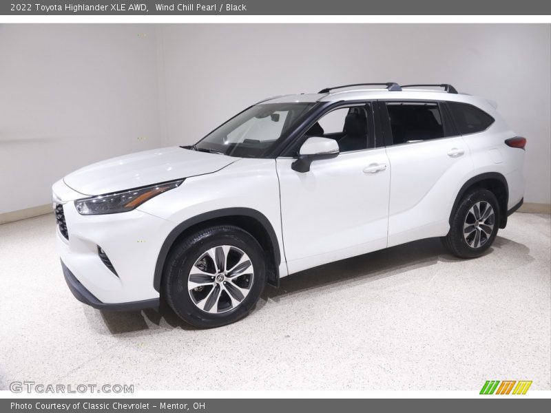Wind Chill Pearl / Black 2022 Toyota Highlander XLE AWD
