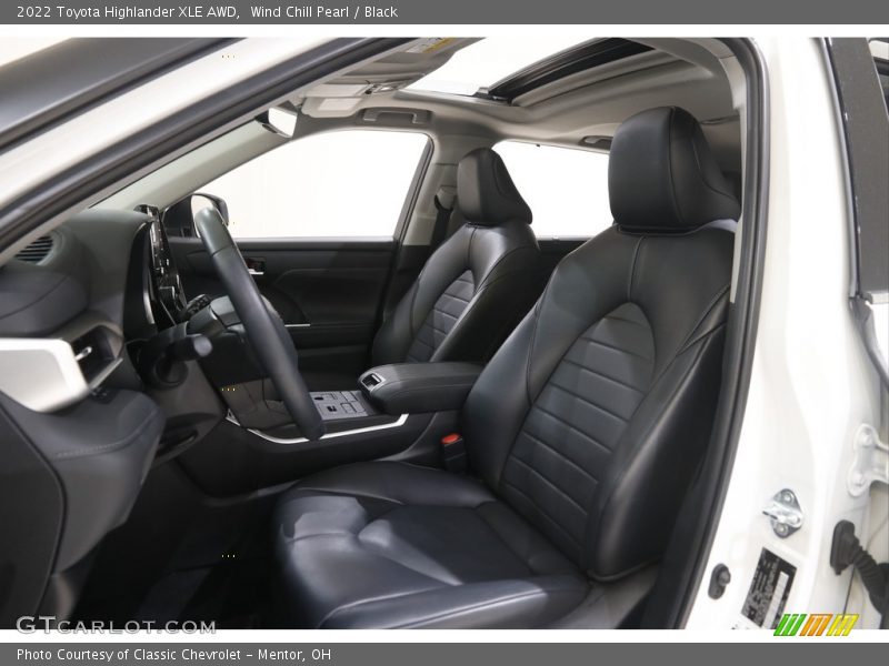 Wind Chill Pearl / Black 2022 Toyota Highlander XLE AWD