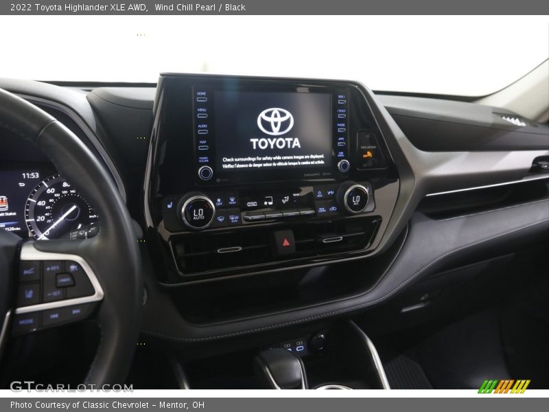 Wind Chill Pearl / Black 2022 Toyota Highlander XLE AWD