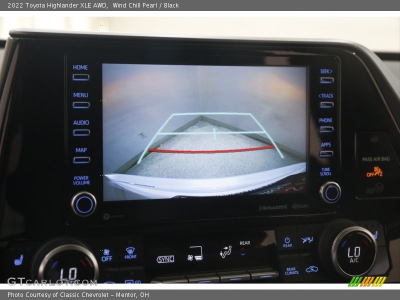 Wind Chill Pearl / Black 2022 Toyota Highlander XLE AWD