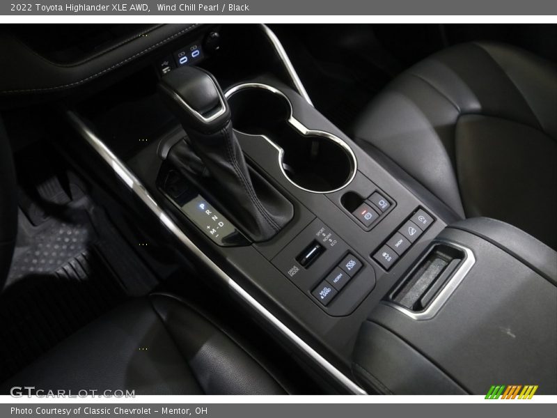 Wind Chill Pearl / Black 2022 Toyota Highlander XLE AWD