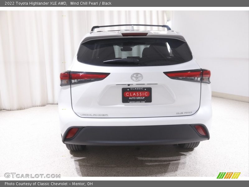 Wind Chill Pearl / Black 2022 Toyota Highlander XLE AWD