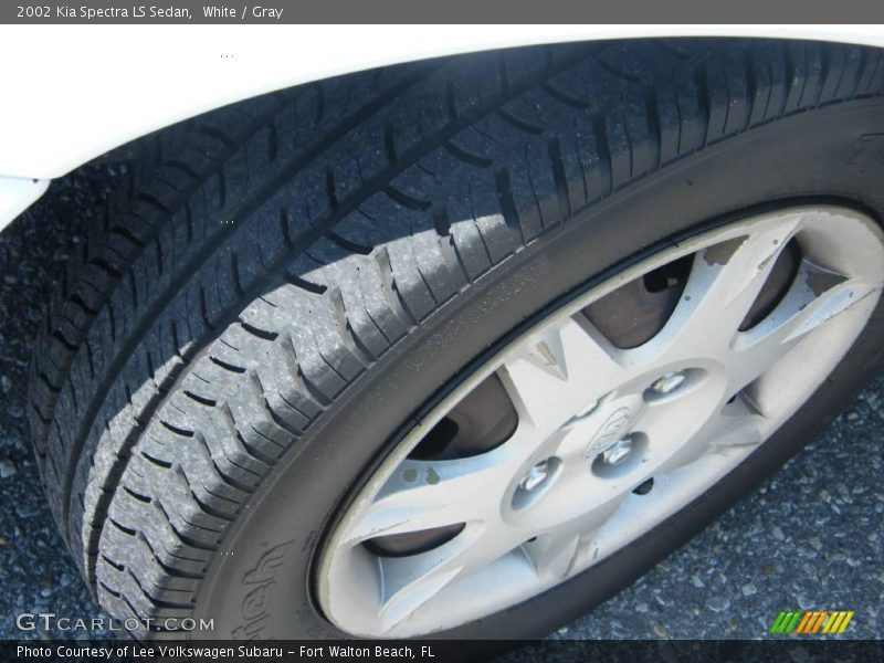 White / Gray 2002 Kia Spectra LS Sedan