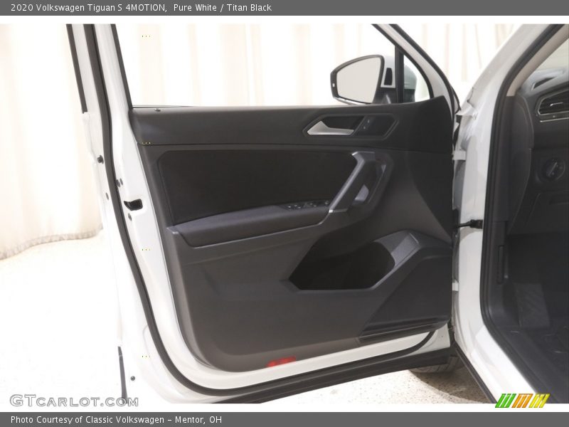 Pure White / Titan Black 2020 Volkswagen Tiguan S 4MOTION