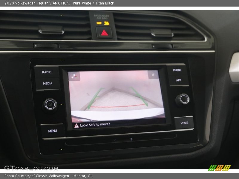 Pure White / Titan Black 2020 Volkswagen Tiguan S 4MOTION