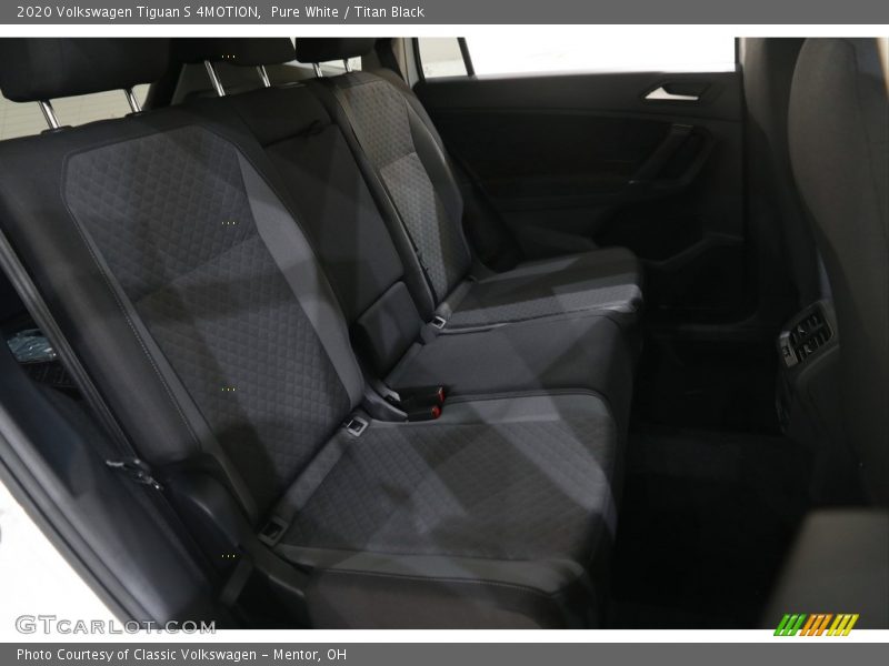 Pure White / Titan Black 2020 Volkswagen Tiguan S 4MOTION