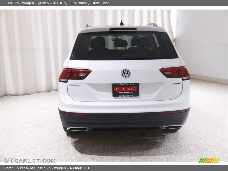 Pure White / Titan Black 2020 Volkswagen Tiguan S 4MOTION