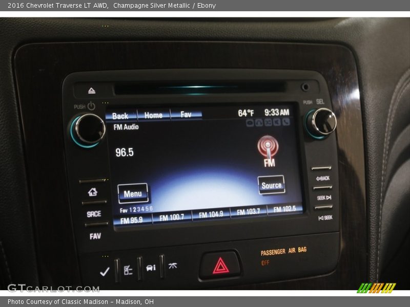 Champagne Silver Metallic / Ebony 2016 Chevrolet Traverse LT AWD