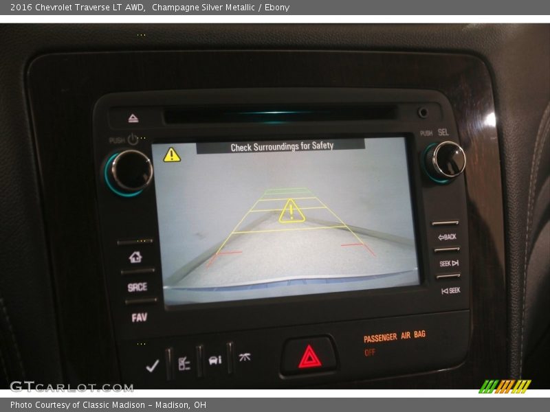 Champagne Silver Metallic / Ebony 2016 Chevrolet Traverse LT AWD