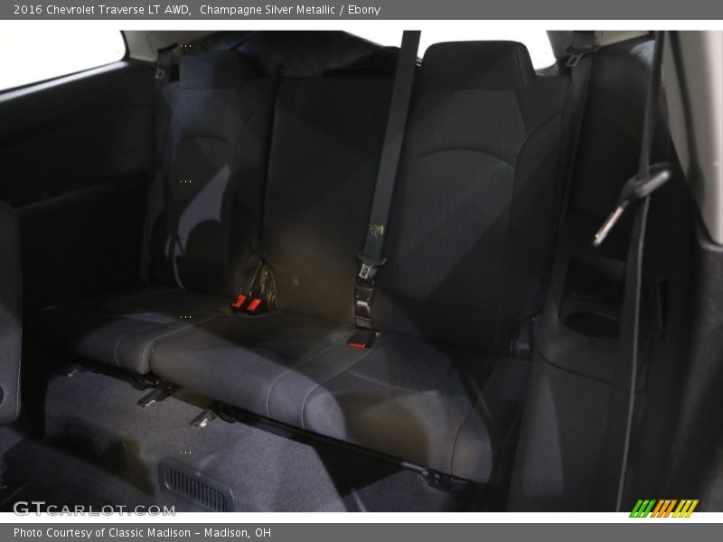 Champagne Silver Metallic / Ebony 2016 Chevrolet Traverse LT AWD