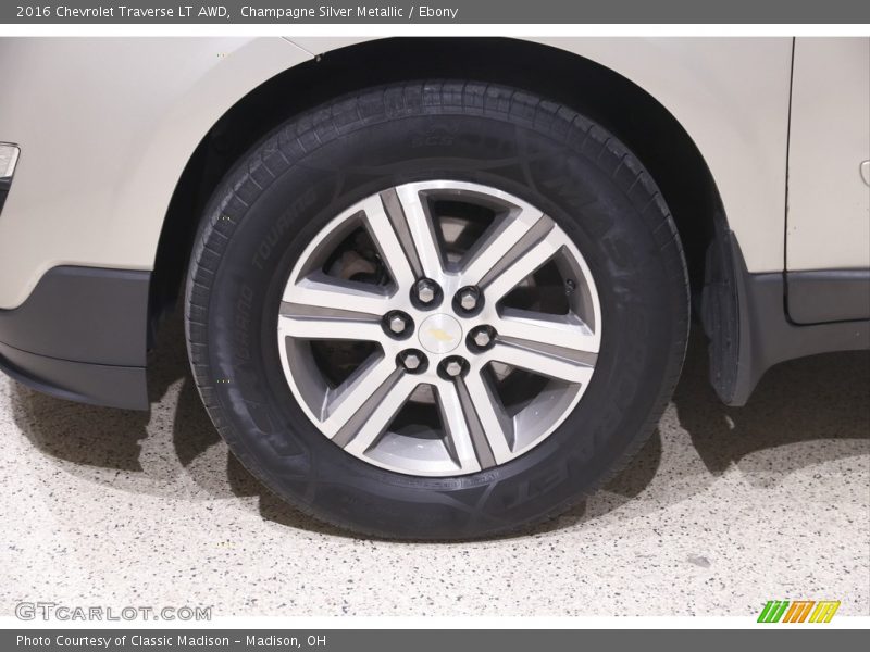 Champagne Silver Metallic / Ebony 2016 Chevrolet Traverse LT AWD