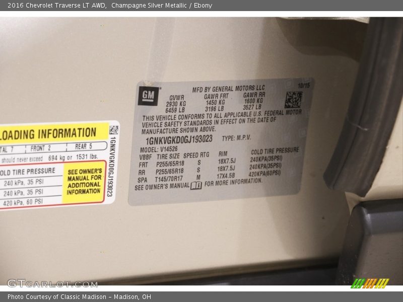 Champagne Silver Metallic / Ebony 2016 Chevrolet Traverse LT AWD