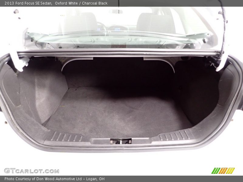 Oxford White / Charcoal Black 2013 Ford Focus SE Sedan