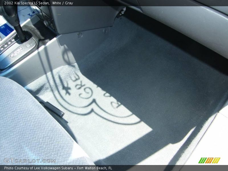 White / Gray 2002 Kia Spectra LS Sedan