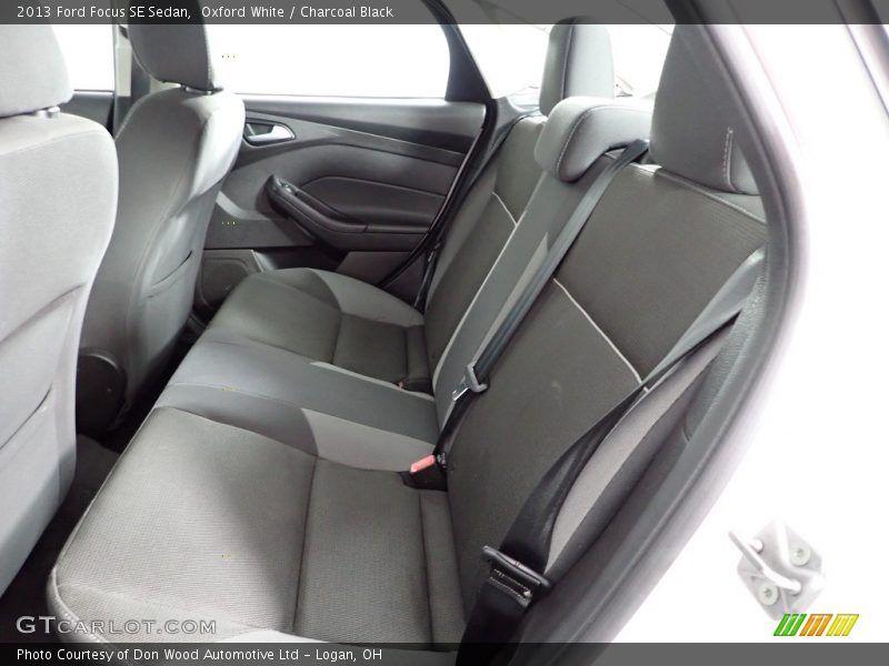 Oxford White / Charcoal Black 2013 Ford Focus SE Sedan