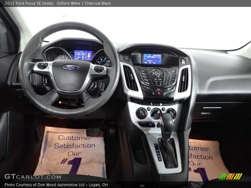 Oxford White / Charcoal Black 2013 Ford Focus SE Sedan